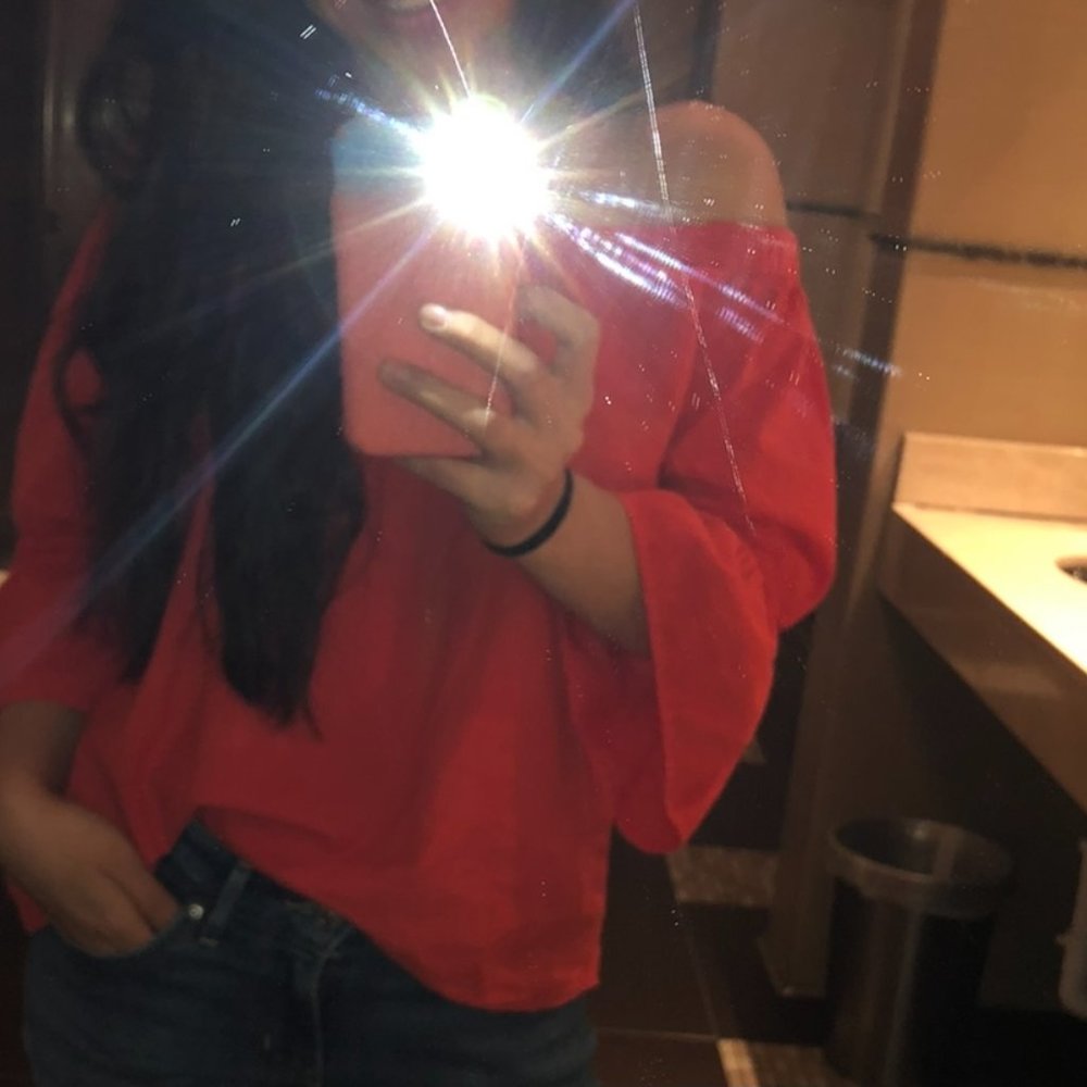Red Top - Picture 2 of 4